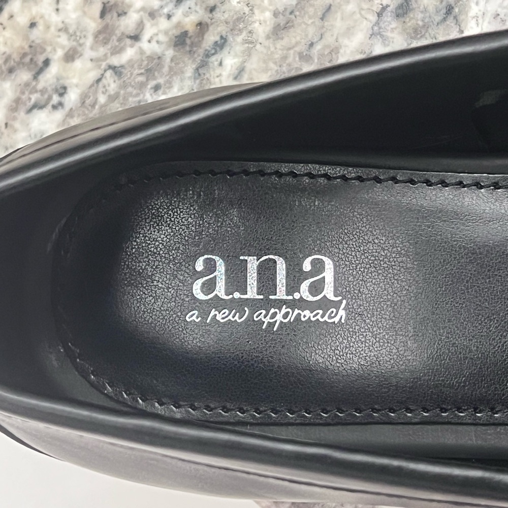Anna Classic Black Leather Loafers for Men - Picture 4 of 4